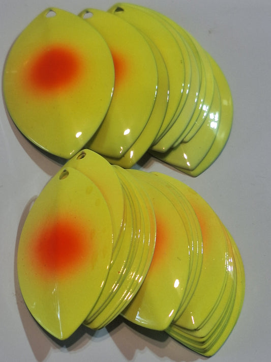 Yellow / Red dot